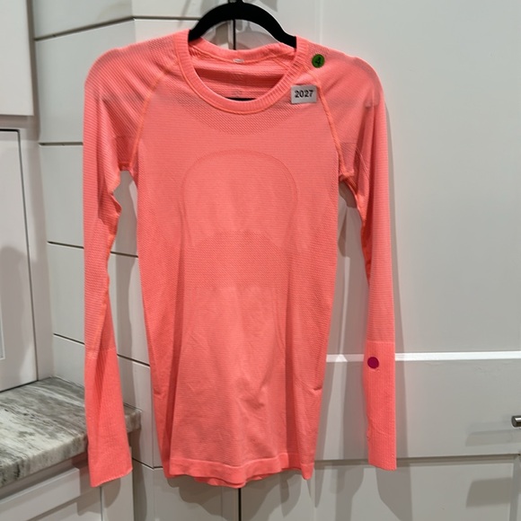 (2027)  🍋 LULULEMON RUN: Swiftly Tech Long Sleeve Crew Sz 4 *EUC - Picture 5 of 10